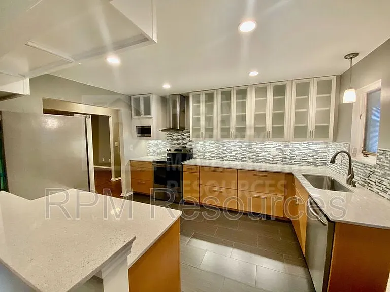 2614 NW 62nd St — Photo 14