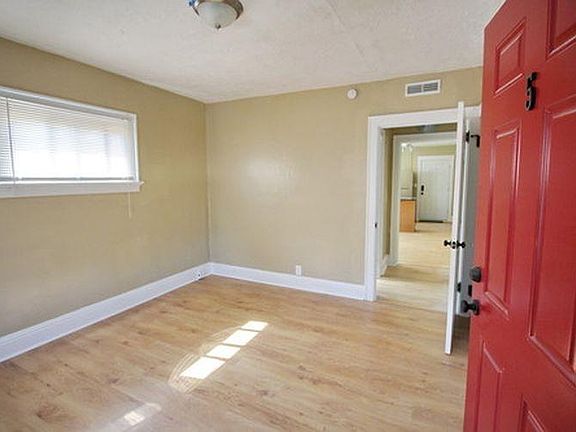 5th image of 4911 Beech St APT 11