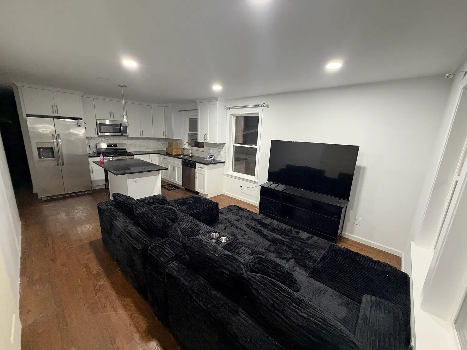 2 bed, $4,000 — Photo 3