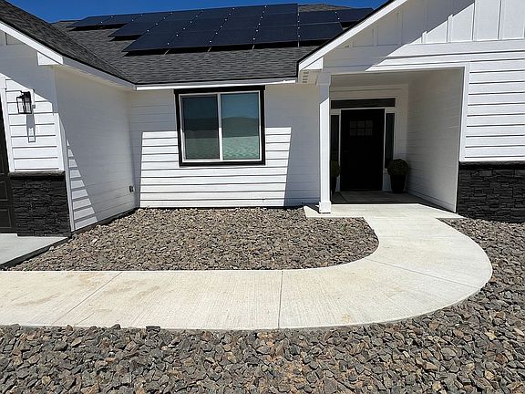 3rd image of 321 W Ponderosa Dr