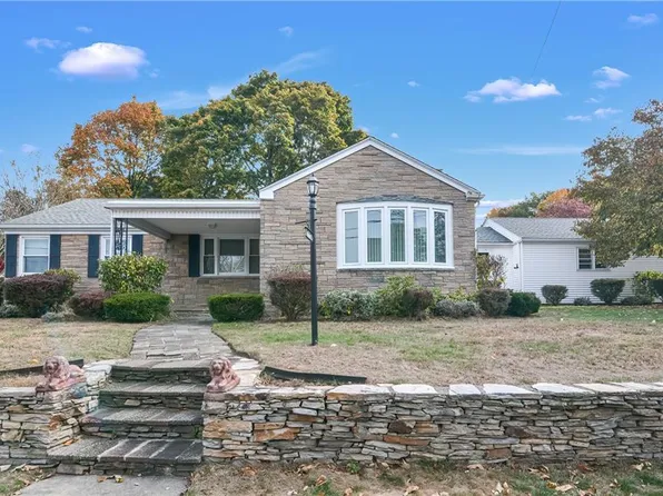 72 Broadview Rd, East Providence, RI 02914