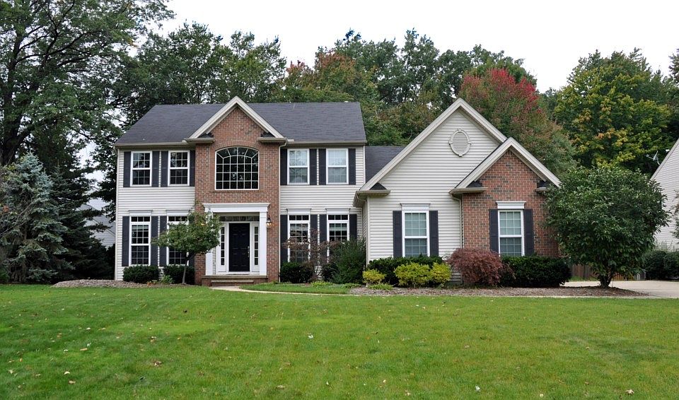 1st image of 250 Williamsburg Dr