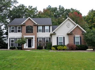 250 Williamsburg Dr, Avon Lake, OH 44012
