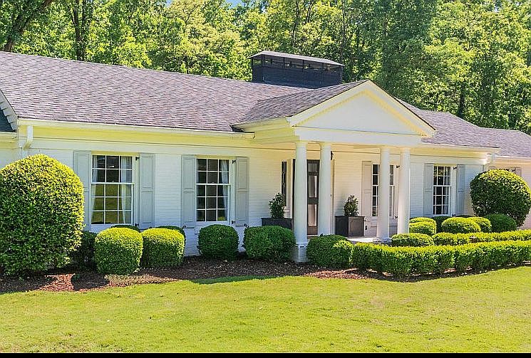 2nd image of 51 Laurel Dr NE