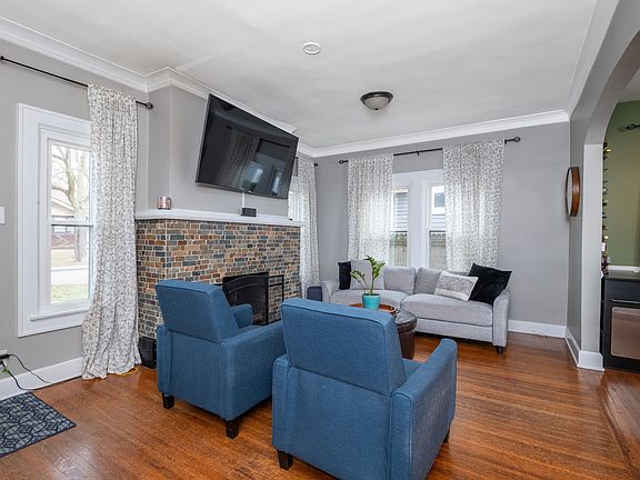 5th image of 4424 Carrollton Ave