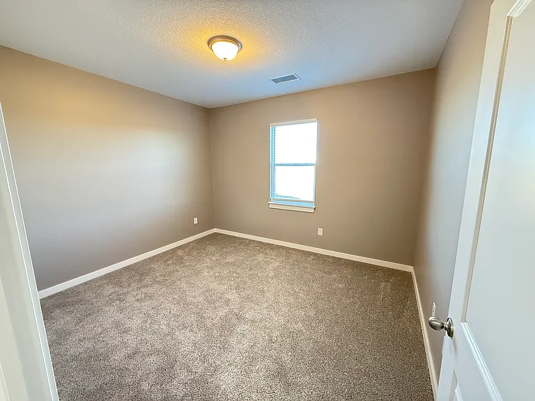 2630 N Liberty Ln #F — Photo 13