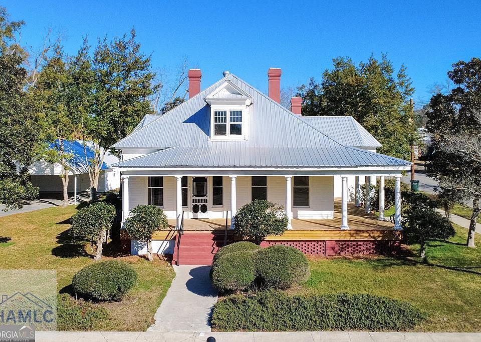 1st image of 643 Barney Ave