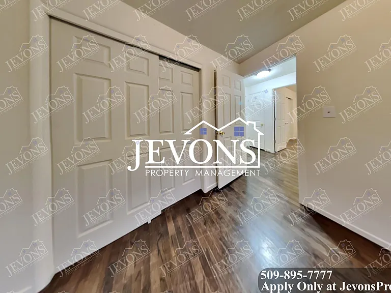 3571 E B St — Photo 16