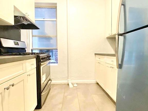 3rd image of 2 W 120th St #F4