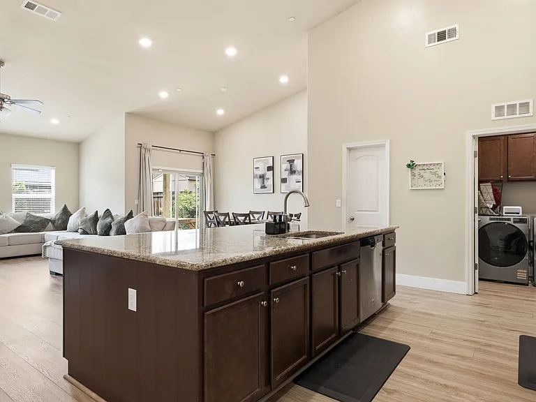 6213 Cape Cod Ave — Photo 18