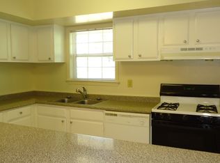 2 Kensington Cir APT E, Garnerville, NY 10923