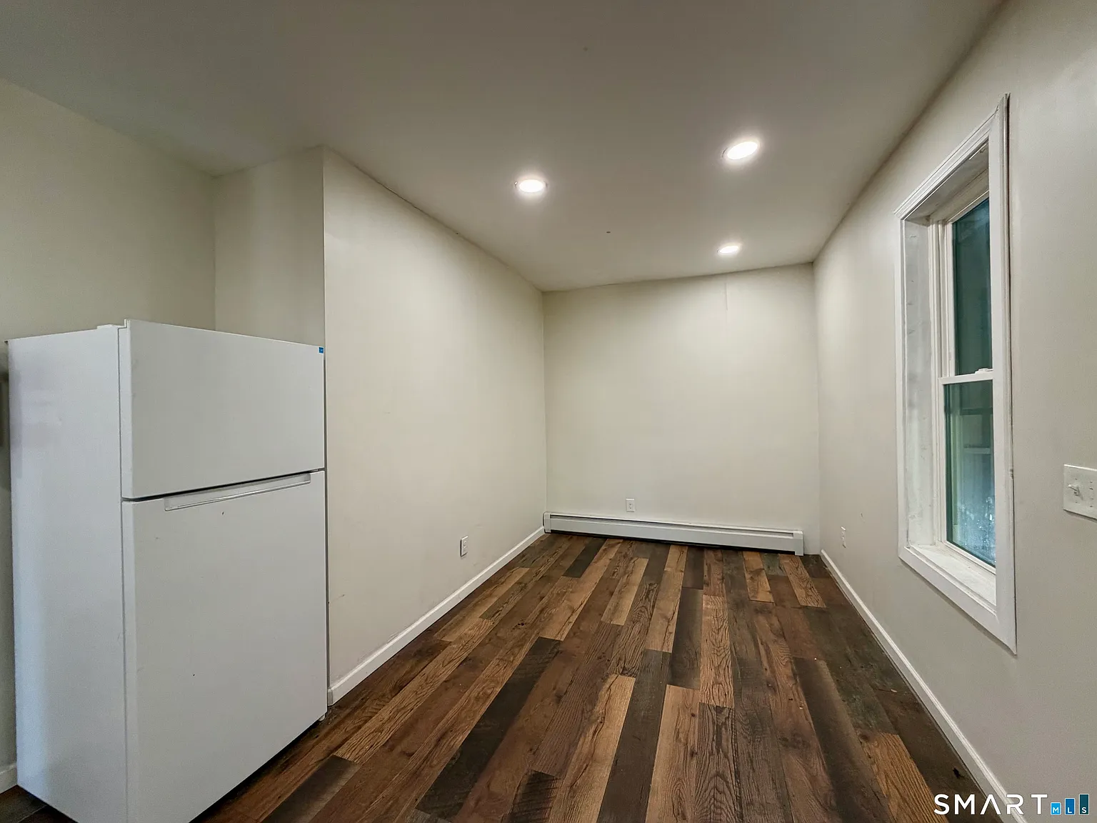 3 bed, 1.0 bath, 1148 sqft, $1,595 — Photo 4