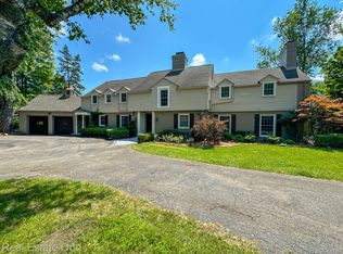 30600 Lahser Rd, Beverly Hills, MI 48025