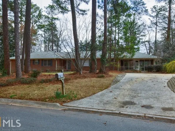 134 Spring Dr, Roswell, GA 30075