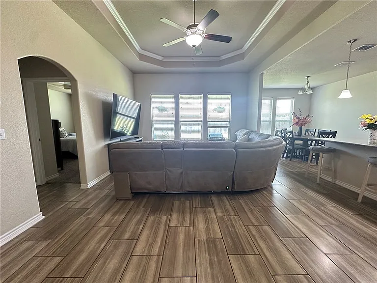 1016 Santa Catalina St — Photo 3