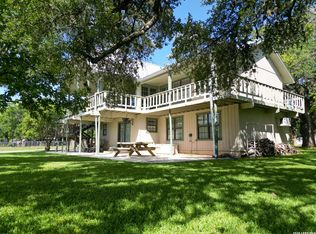 199 Lakeshore Dr S, Bandera, TX 78003