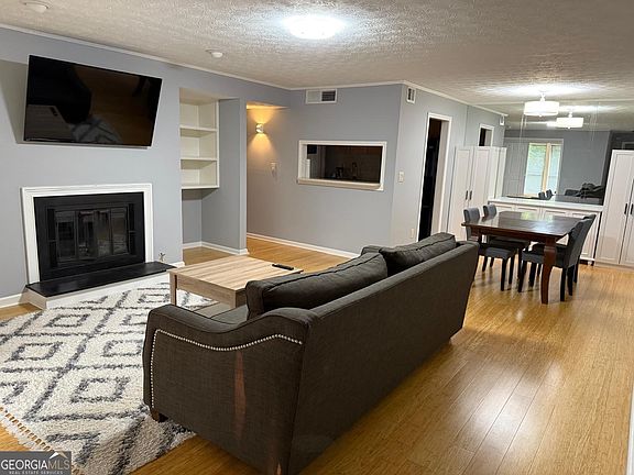 2nd image of 202 Dunbar Dr