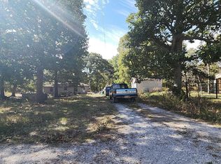 3843 S 52nd Rd, Dunnegan, MO 65640