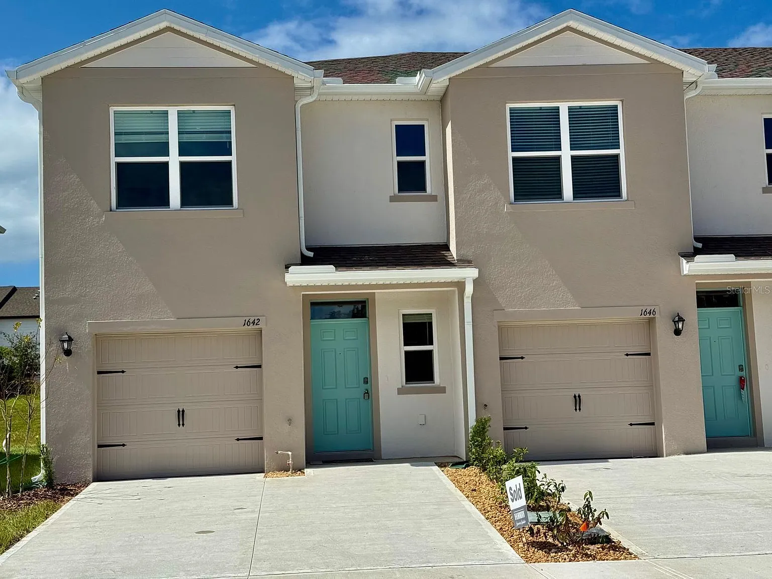 3 bed, 2.5 bath, 1463 sqft, $1,950 — Photo 1
