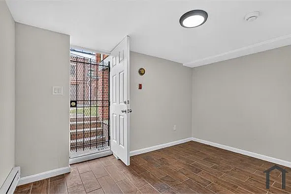 1 bed, 440 sqft, $2,750 — Photo 3