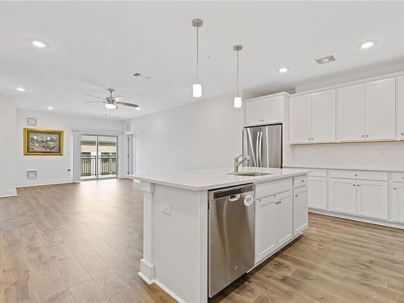 4th image of 3211 Orwell Way #4404