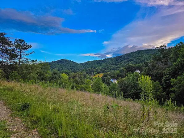 3 Murphy Cove Rd, Candler, NC 28715