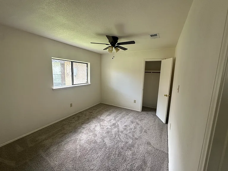 Canyon Cir — Photo 23