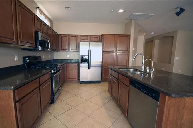 2nd image of 301 N Cottonwood St
