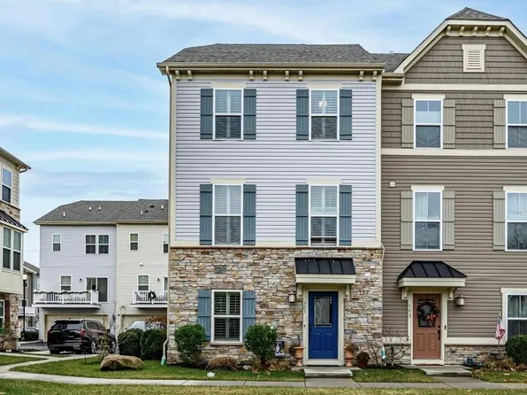 303 Bayside Ct, South Amboy, NJ 08879