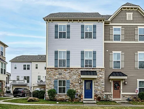 303 Bayside Ct Photo 1