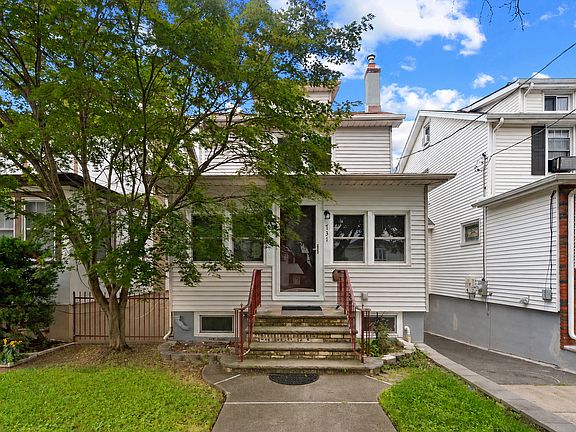 2nd image of 731 Humboldt St