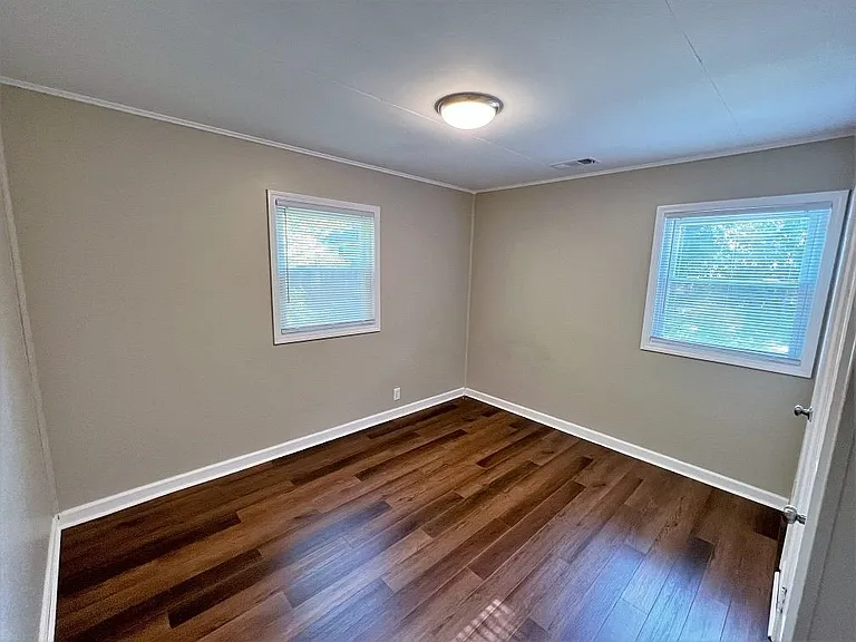 3608 Robinhood Ter — Photo 10