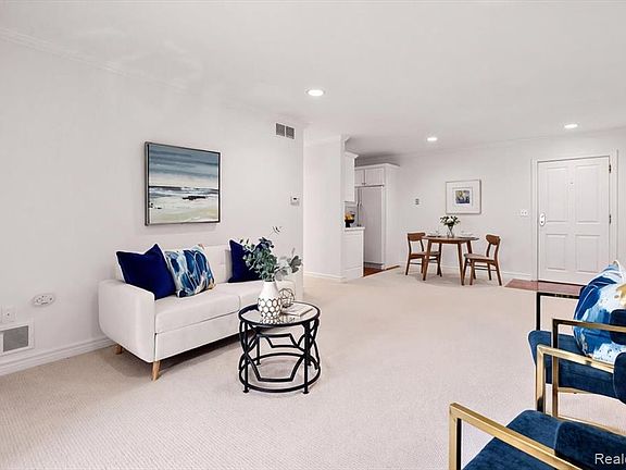2nd image of 444 Chester St APT 420