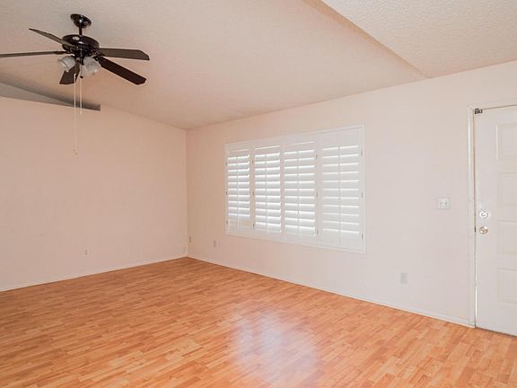 2nd image of 10918 W Glenrosa Ave
