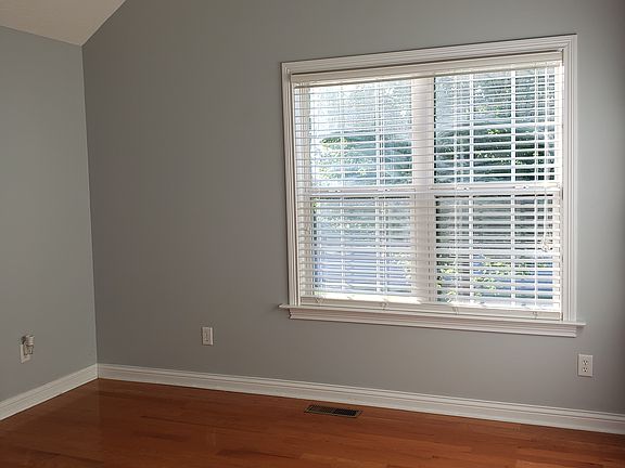 3rd image of 971 Angelica St