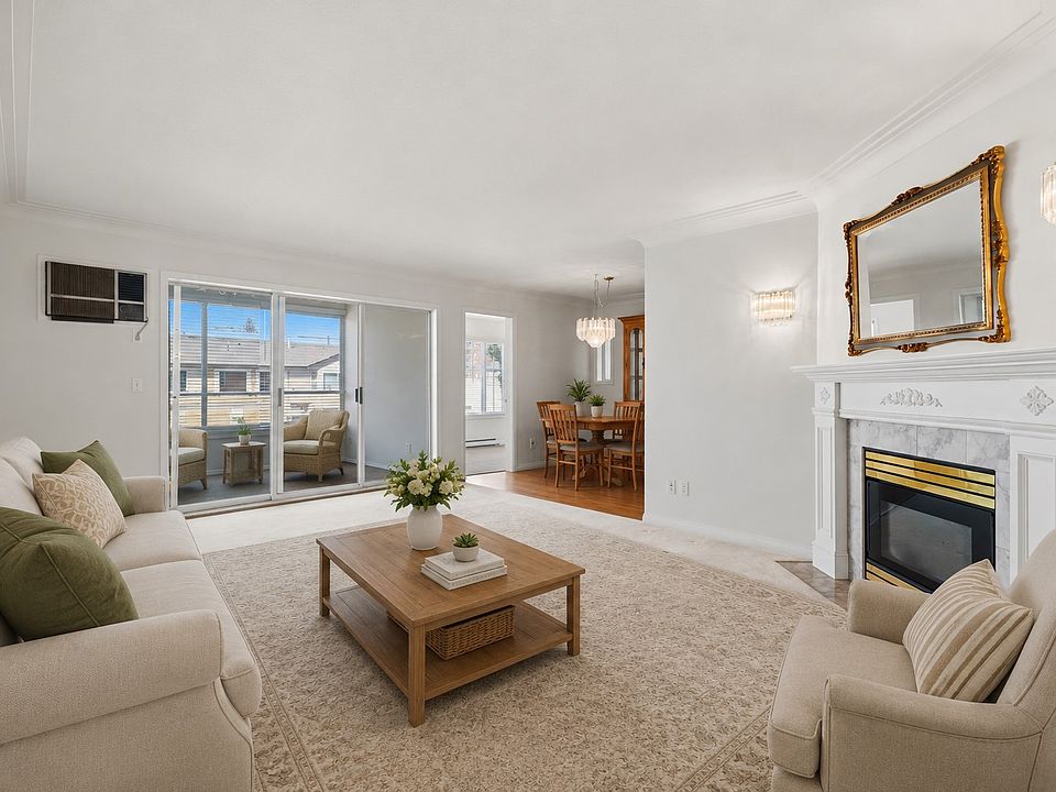 1st image of 1055 Lawrence Ave Unit 102