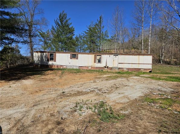 663 Hidden Valley Rd, Lowgap, NC 27024