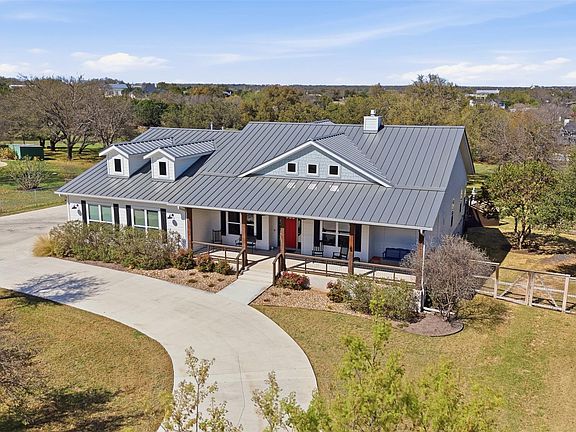 3rd image of 219 Skyline Rd