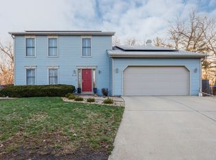 2004 Hidden Lake Dr, Bloomington, IL 61704