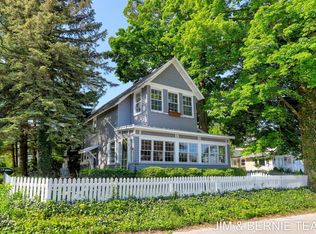 1200 Beach Dr, Holland, MI