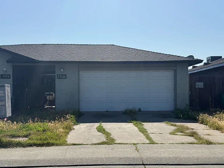 7926-7928 Diana Marie Dr — Photo 2