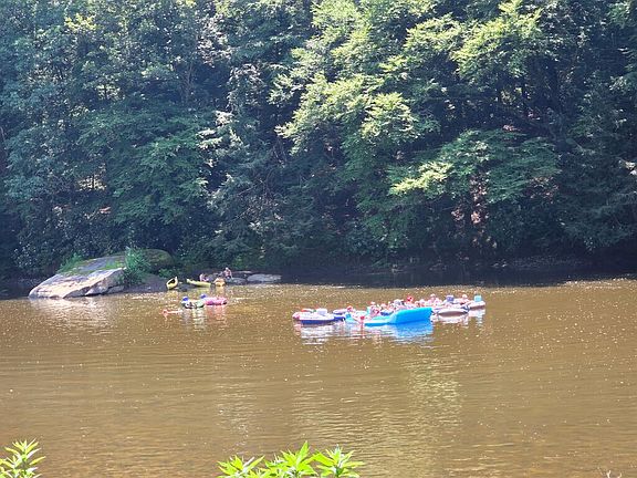 3rd image of 1403 River Rd