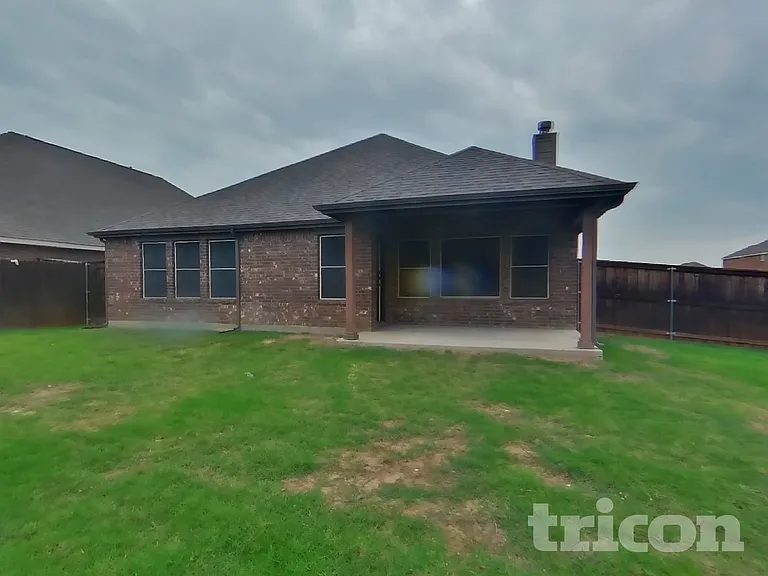 1304 Meridian Dr — Photo 14