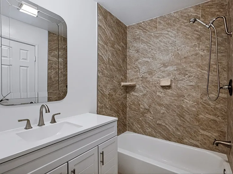 510 Spring Rd #120 — Photo 13