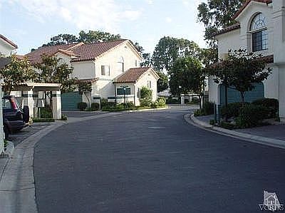 3rd image of 139 Courtyard Dr