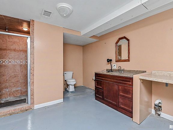 5th image of 100 Marion St