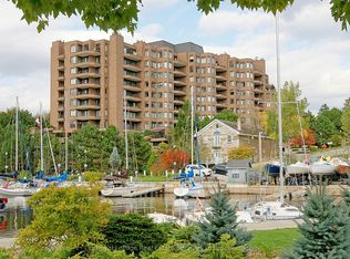 100 Lakeshore Rd E #1105, Oakville, ON L6J 6M9