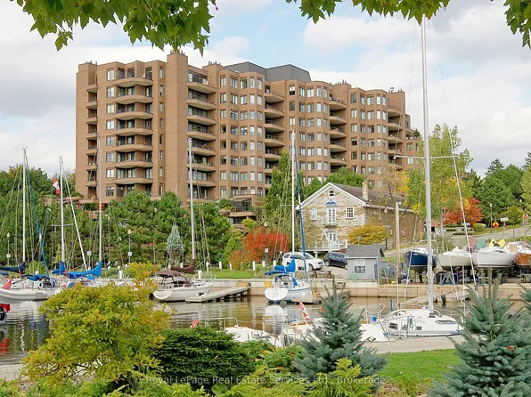100 Lakeshore Rd E #1105, Oakville, ON L6J 6M9