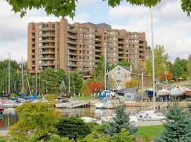 100 Lakeshore Rd E, Oakville, ON