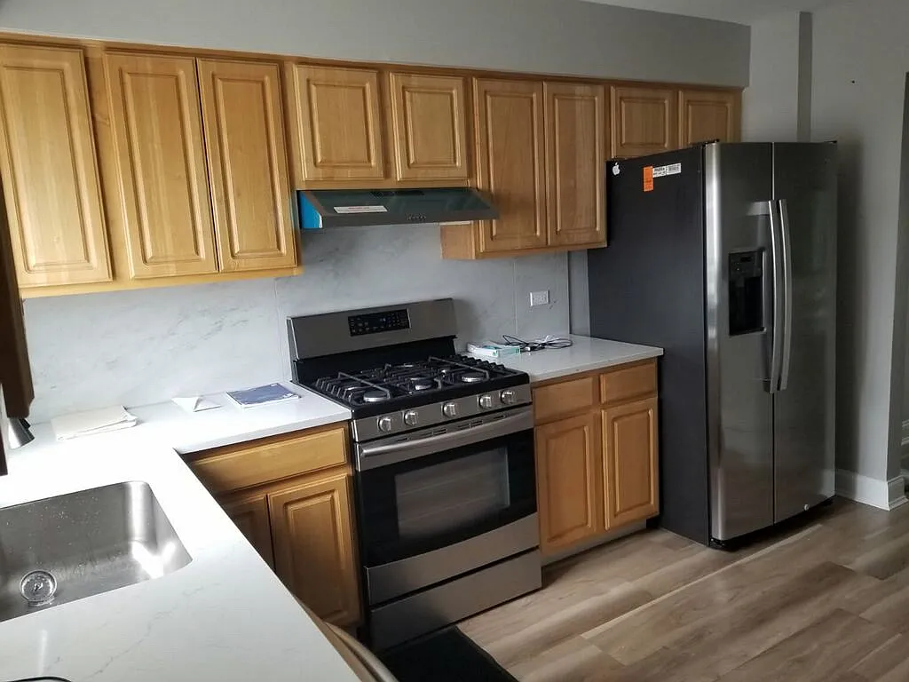 2 bed, 1000 sqft, $1,925 — Photo 3